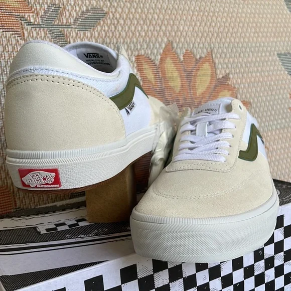 Vans WMNS Gilbert Crockett
True White/Green
VN0A5JIF133
sneakers - Picture 10 of 16